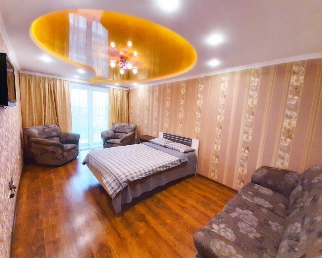 Apartpoltava Двокімнатні Апартаменти, До 6 Спальних Місць, Кутова Ванна, Корпусний Парк, Документи Для Відрядження ภายนอก รูปภาพ