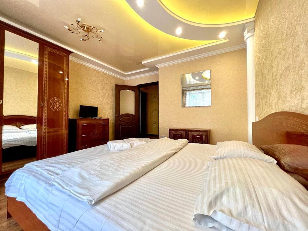 Apartpoltava Двокімнатні Апартаменти, До 6 Спальних Місць, Кутова Ванна, Корпусний Парк, Документи Для Відрядження ภายนอก รูปภาพ