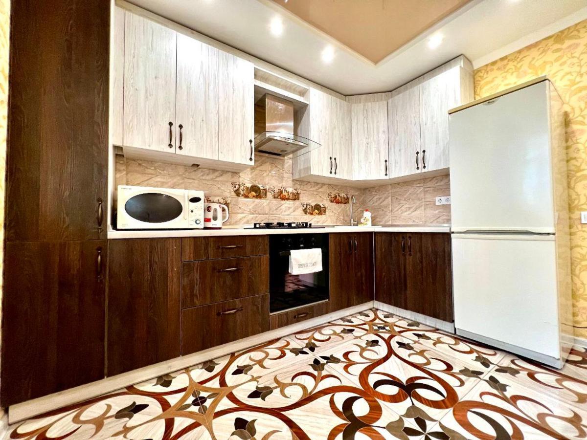 Apartpoltava Двокімнатні Апартаменти, До 6 Спальних Місць, Кутова Ванна, Корпусний Парк, Документи Для Відрядження ภายนอก รูปภาพ